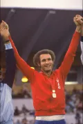 Альберто Хуанторена с золотой медалью. 1977