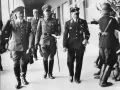 Адольф Гитлер, командующий 3-м военным округом генерал Эрвин фон Вицлебен и обергруппенфюрер СС Йозеф Дитрих во время олимпийских соревнований