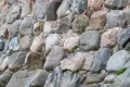 Стена из бутового камня в Соловецком монастыре в Архангельской области