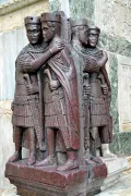 Четыре тетрарха (Диоклетиан, Максимиан, Галерий и Констанций Хлор). 1-я половина 4 в. Собор Сан-Марко, Венеция
