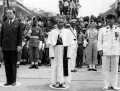 Министр культуры Франции Андре Мальро, президент Фюльбер Юлу и полковник французских войск Дабоваль на церемонии провозглашения независимости Республики Конго