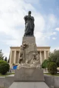 Памятник поэту Физули, Баку. 1958–1962. Скульпторы Токай Мамедов, Омар Эльдаров
