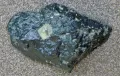 Кристалл алмаза в кимберлите (алмазоносный район Кимберли, ЮАР)