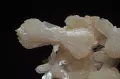 Расщеплённый кристалл стильбита. Графство Камберленд (провинция Новая Шотландия, Канада)