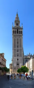 Хиральда – колокольня Севильского кафедрального собора, Севилья (Испания). 1184–1198
