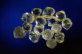 Необработанные кристаллы алмазов