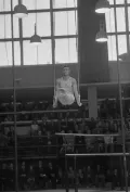 Советский гимнаст Виктор Чукарин во время выступления на Играх XV Олимпиады. Хельсинки. 1952