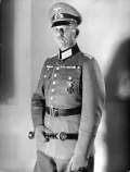 Генерал-фельдмаршал Герд фон Рундштедт с маршальским жезлом. 12 августа 1940