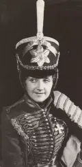 Любовь Добржанская в роли Шуры Азаровой в спектакле «Давным-давно». 1942