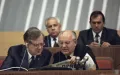 Николай Рыжков и Михаил Горбачёв в Президиуме XVIII съезда КПСС читают газету «Правда». 1990