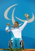Зульфия Габидуллина с золотой медалью по плаванию на 100 м вольным стилем на XV Паралимпийских летних играх. Рио-де-Жанейро. 2016
