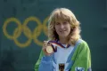 Теннисистка Штеффи Граф с золотой медалью. Сеул. 1998