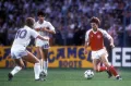 Микаэль Лаудруп (справа) на чемпионате Европы по футболу. Стадион «Ла Мено», Страсбур (Франция). 1984
