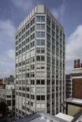 Комплекс зданий редакции журнала The Economist, Лондон. Завершён в 1964. Архитекторы Питер Смитсон, Элисон Смитсон