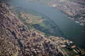 Вид с воздуха на реку Нил и окрестности города Хелуана (Египет). 2020