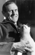 Патрик Уайт и его кот Том Джонс. 1956