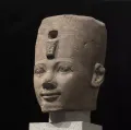 Голова колоссальной статуи Тутмоса I