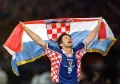Нападающий сборной Хорватии Давор Шукер празднует победу в матче  за 3-е место в Шестнадцатом чемпионате мира по футболу