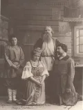 Сцена из оперы «Жизнь за царя» («Иван Сусанин») М. И. Глинки. Иван Сусанин благословляет Антониду и Сабинина. Слева стоит Ваня