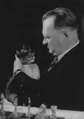 Александр Алехин и его любимый кот Чесс