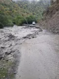 Дорога в горах Дагестана, разрушенная селевыми потоками после проливных дождей (Россия)