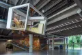 Хуан Юнпин. Инсталляция «Американская кухня и китайские тараканы» в Музее современного искусства «Гараж». 2019