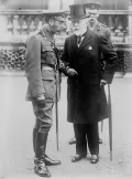 Король Великобритании Георг V и посол Франции в Лондоне Поль Камбон. 1918