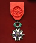 Нагрудный знак ордена Почётного легиона II (офицерской) степени, принадлежавший Александру Сергеевичу Яковлеву