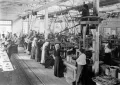Рабочие в цехе Сормовского судостроительного завода. Нижний Новгород. 1915