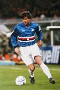 Нападающий ФК «Сампдория» Роберто Манчини. 1997