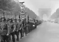 Парад немецких войск в оккупированном Париже. 1940–1941
