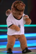 Талисман Восемнадцатого чемпионата мира по футболу – лев Голео VI и его компаньон говорящий мяч Пилле