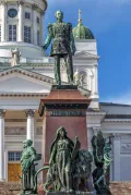 Памятник Александру II перед Собором Святого Николая на Сенатской площади, Хельсинки. Скульпторы Вальтер Рунеберг, Йоханнес Таканен