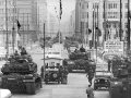 Советские и американские танки у КПП «Чарли» на Фридрихштрассе. Берлин. 28 октября 1961