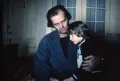 Джек Николсон и Дэнни Ллойд на съемках фильма «Сияние». Режиссёр: Стэнли Кубрик. 1980