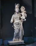 Богиня удачи и счастливого случая Тихе с младенцем Плутосом на руках. Прусий на Гипии, Вифиния (Турция). 2 в.