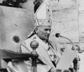 Папа Иоанн Павел II выступает на площади Святого Петра в Риме. Октябрь 1978