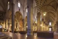Интерьер церкви Санта-Тринита, Флоренция. Около 1250. Расширена в 14 в.