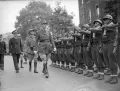 Шарль де Голль проводит смотр войск дви­же­ния «Сво­бод­ная Фран­ция». Лондон. 1940