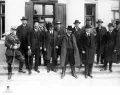 Премьер-министр Винценты Витос (на нижней ступеньке слева) с членами кабинета министров. 11 мая 1926