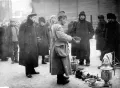 Уличная торговля в период «военного коммунизма». 1919