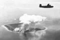 Бомбардировщик B-24 «Либерейтор» 7-й воздушной армии США после удара по японским укреплениям на Науру