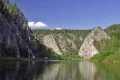 Скалистые берега реки Белая (Республика Башкортостан, Россия)