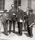 Арнольд Шёнберг (первый слева), Антон фон Веберн (второй справа). 1924.