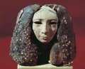 Голова женской статуи из Лишта. Раскрашенное дерево, позолота. Период правления Аменемхета I. XII династия