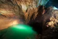 Временное озеро в зале Махаджиров Новоафонской пещеры (Абхазия)