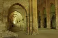 Стрельчатые арки бокового нефа церкви аббатства Фонтене, Мармань (Франция). 1130–1147