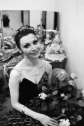 Солистка Башкирского государственного театра оперы и балета народная артистка России Леонора Куватова во время своего бенефиса, посвящённого 25-летию сценической деятельности. 1992