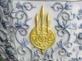 Династический герб Чакри на стене Большого дворца, Бангкок (Таиланд)