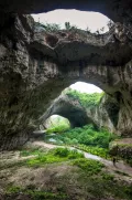 Карстовая пещера Деветашка (Болгария)